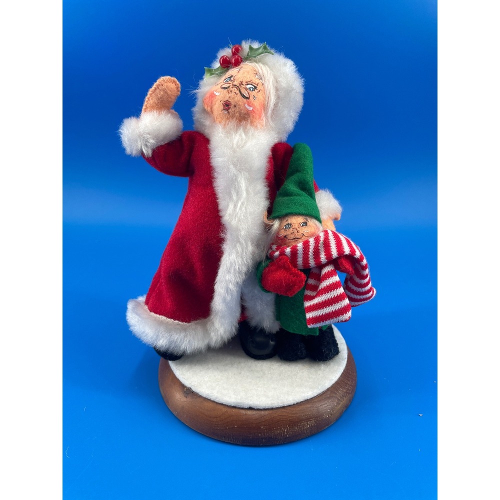 Annalee Santa and Elf Figure Red Green 7" 2002 VTG Mobilitee Doll Wooden Base